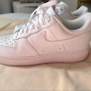Nike Women’s Air Force 1 ‘07 (Size 6.5)